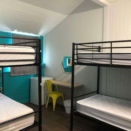 Reef Backpackers Hostel แคนส์ ภายนอก รูปภาพ