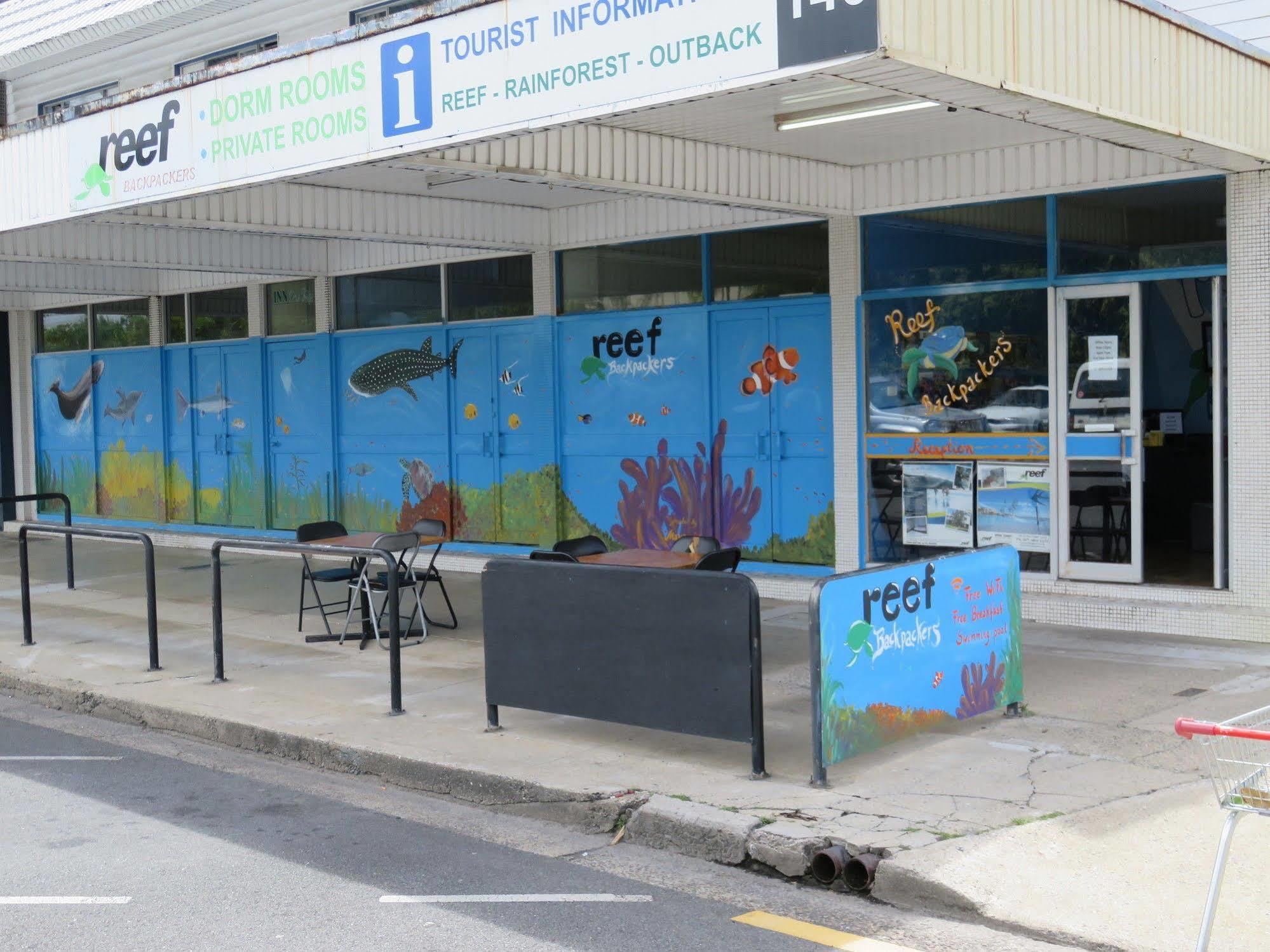 Reef Backpackers Hostel แคนส์ ภายนอก รูปภาพ