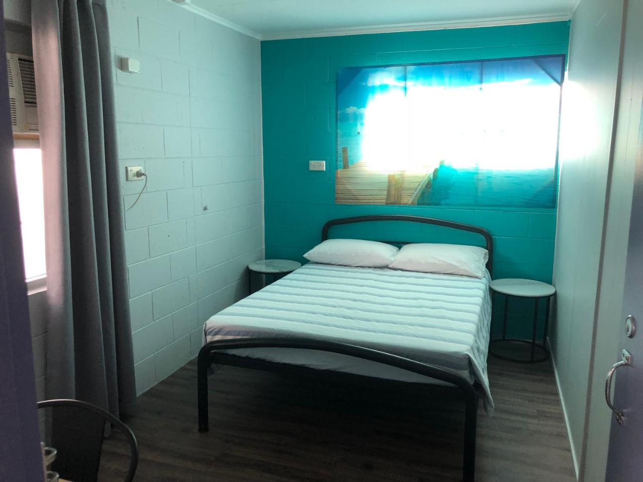 Reef Backpackers Hostel แคนส์ ภายนอก รูปภาพ