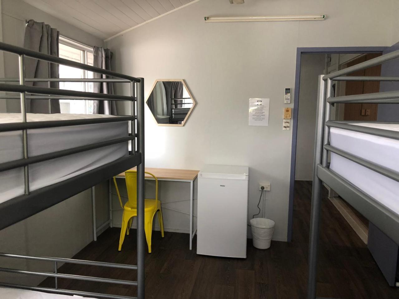 Reef Backpackers Hostel แคนส์ ภายนอก รูปภาพ