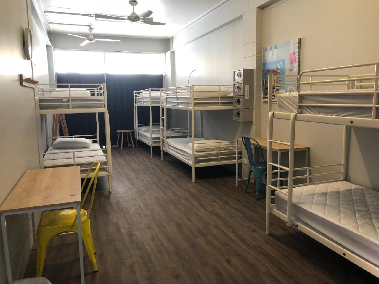 Reef Backpackers Hostel แคนส์ ภายนอก รูปภาพ