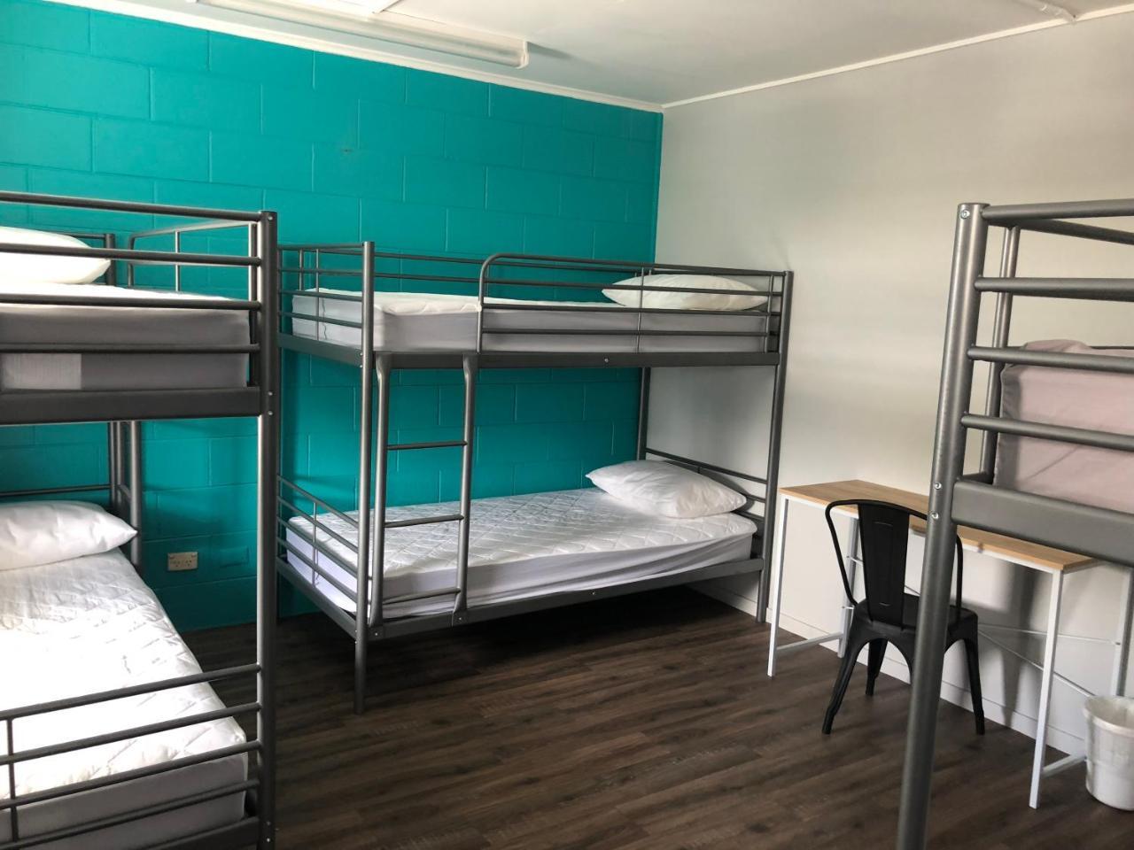 Reef Backpackers Hostel แคนส์ ภายนอก รูปภาพ