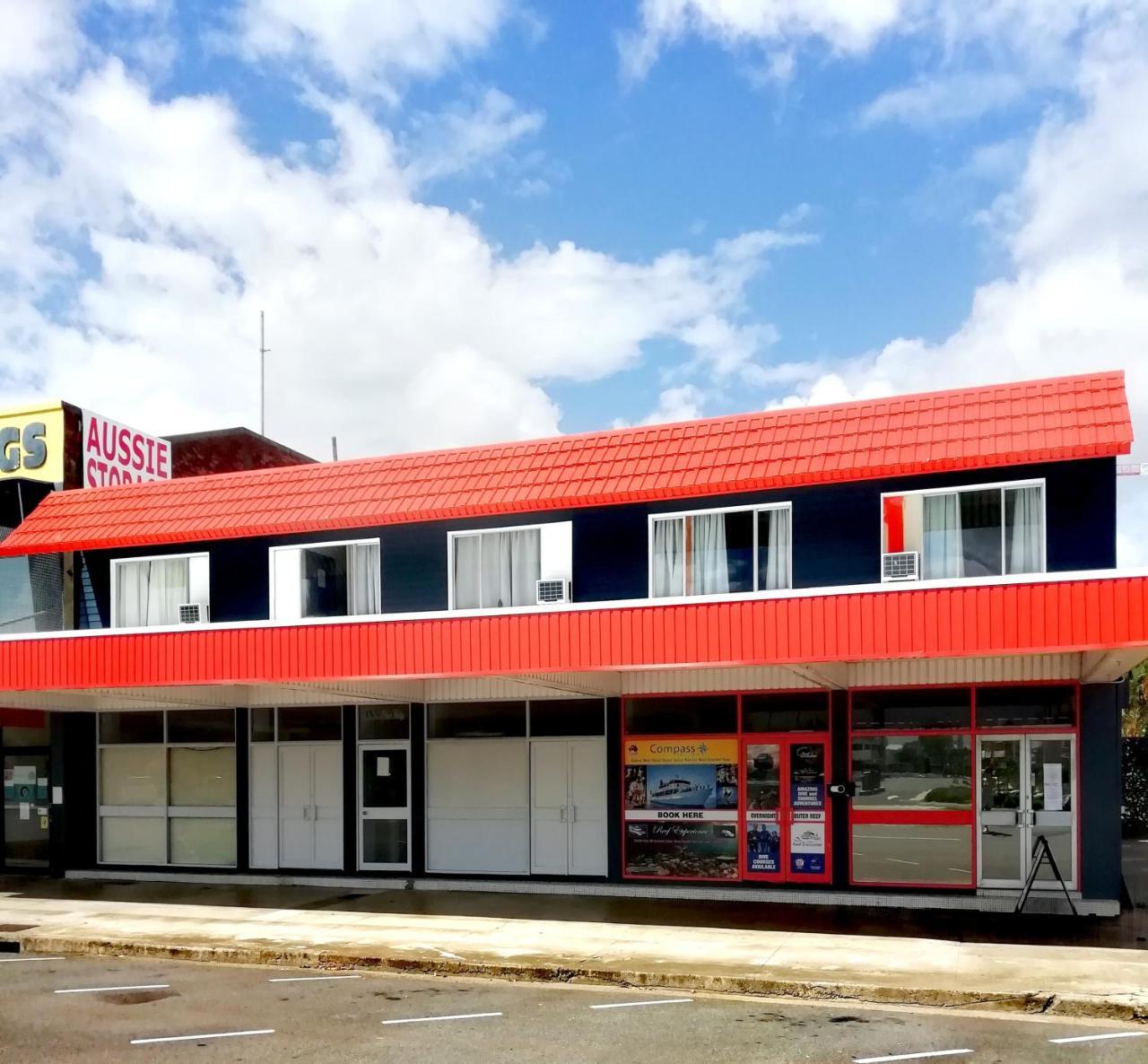 Reef Backpackers Hostel แคนส์ ภายนอก รูปภาพ