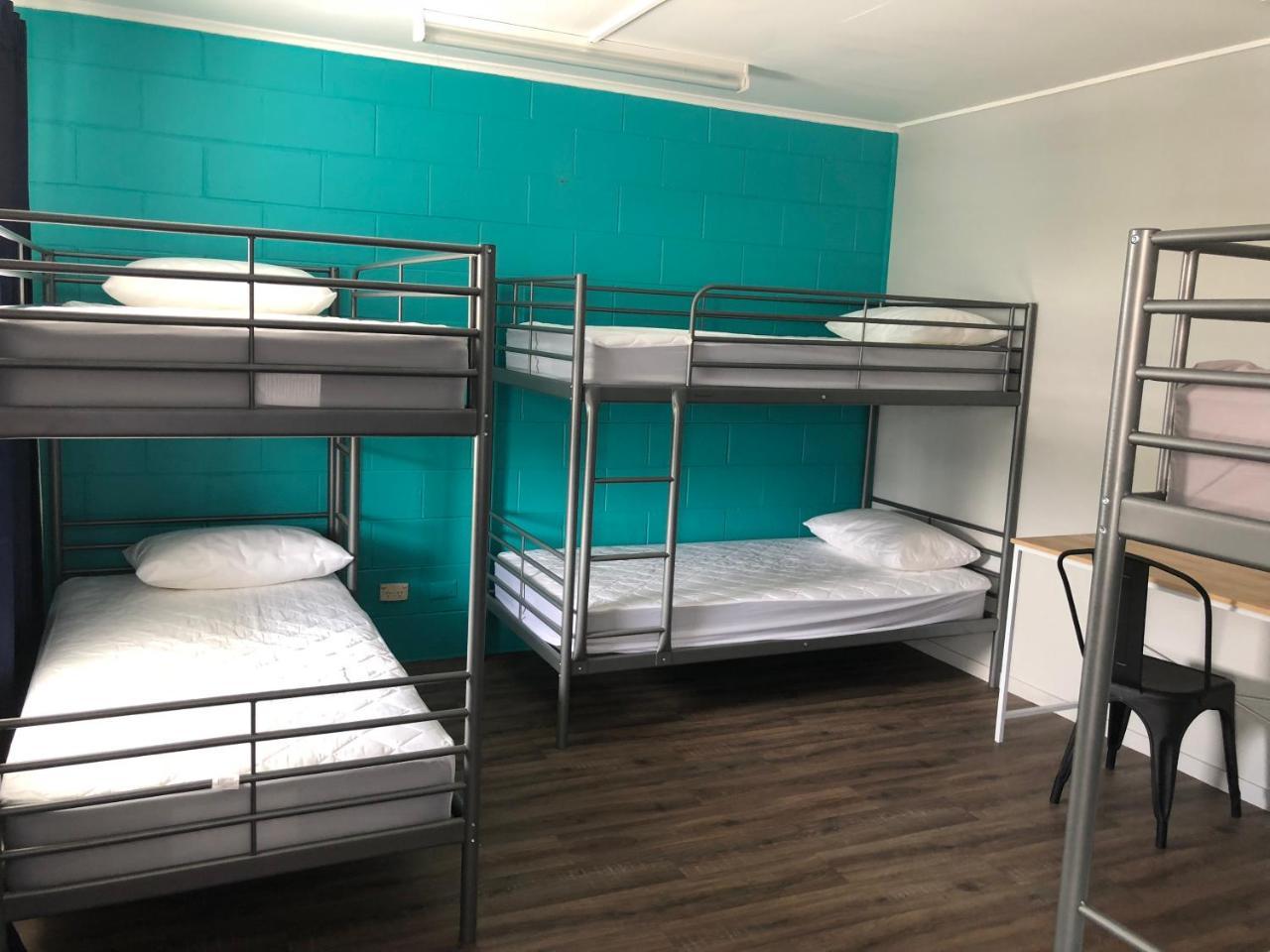 Reef Backpackers Hostel แคนส์ ภายนอก รูปภาพ