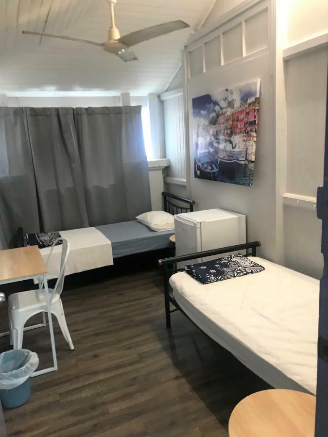 Reef Backpackers Hostel แคนส์ ภายนอก รูปภาพ