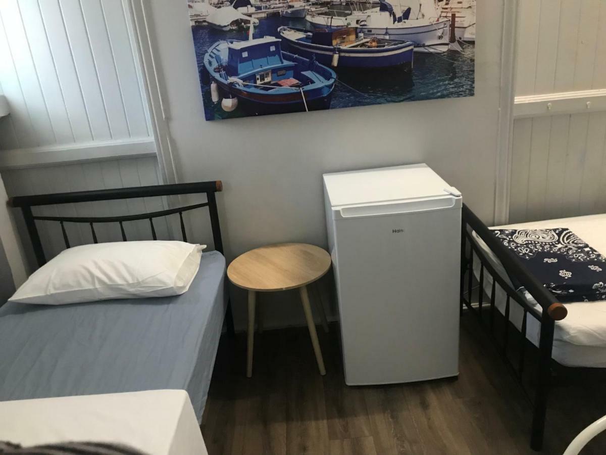 Reef Backpackers Hostel แคนส์ ภายนอก รูปภาพ