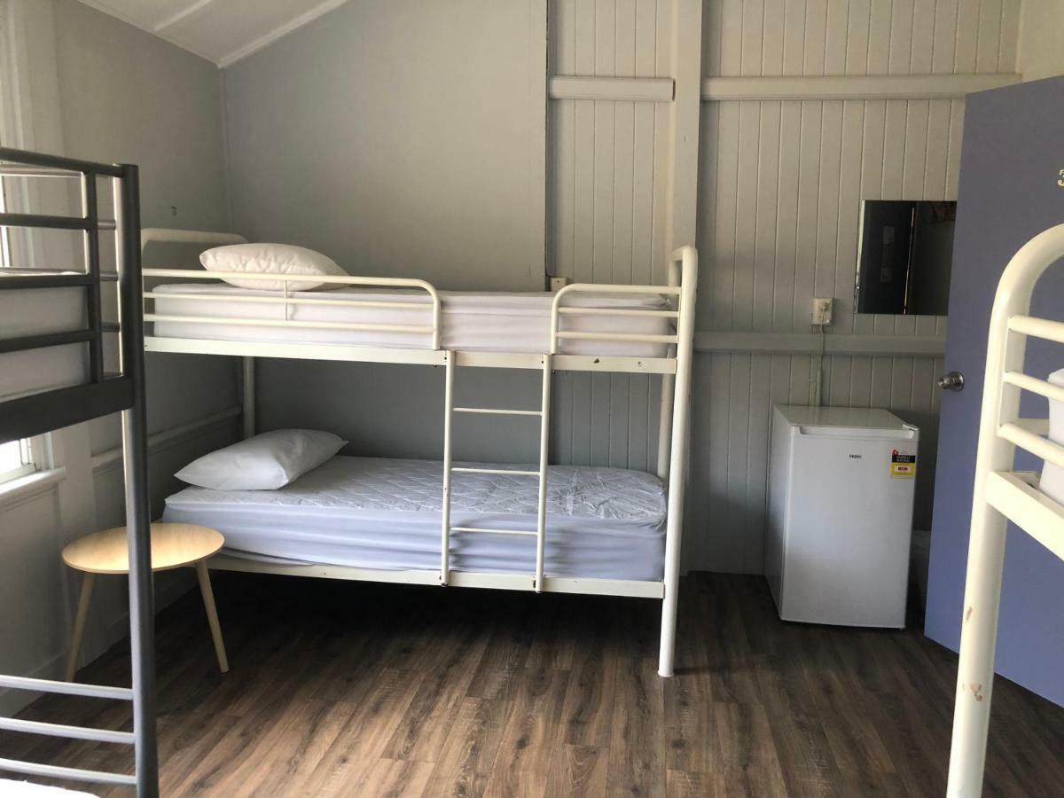 Reef Backpackers Hostel แคนส์ ภายนอก รูปภาพ