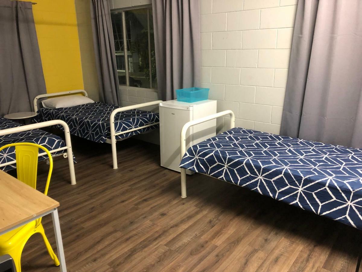 Reef Backpackers Hostel แคนส์ ภายนอก รูปภาพ