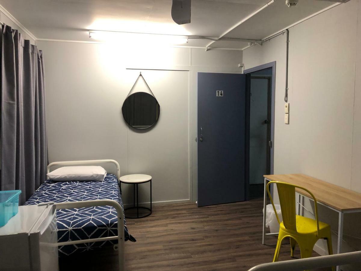 Reef Backpackers Hostel แคนส์ ภายนอก รูปภาพ